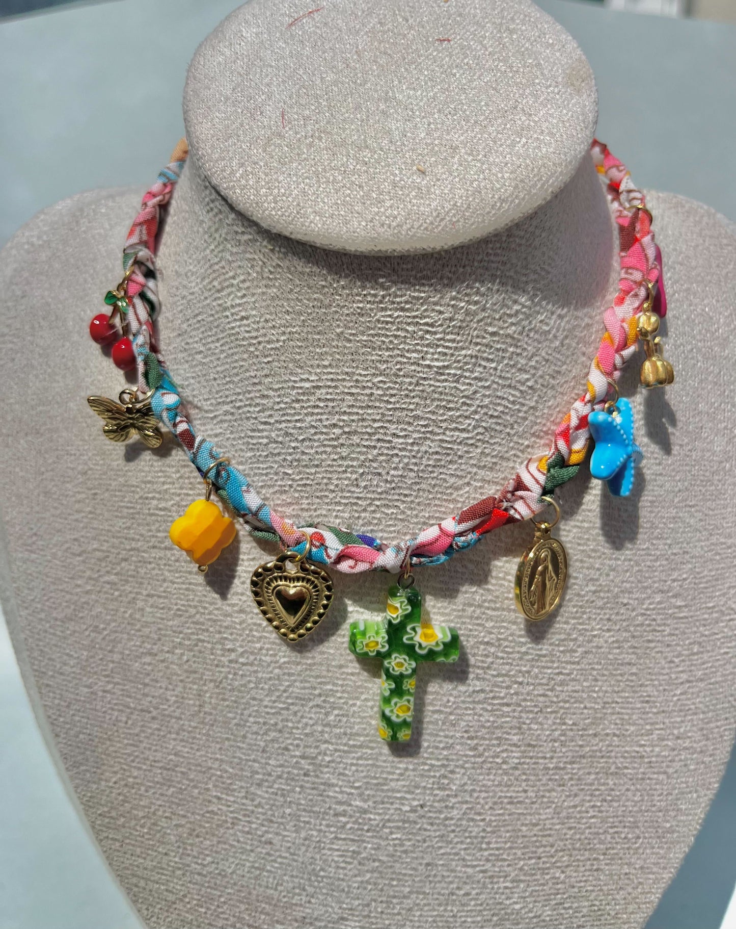 collier grigri hippie