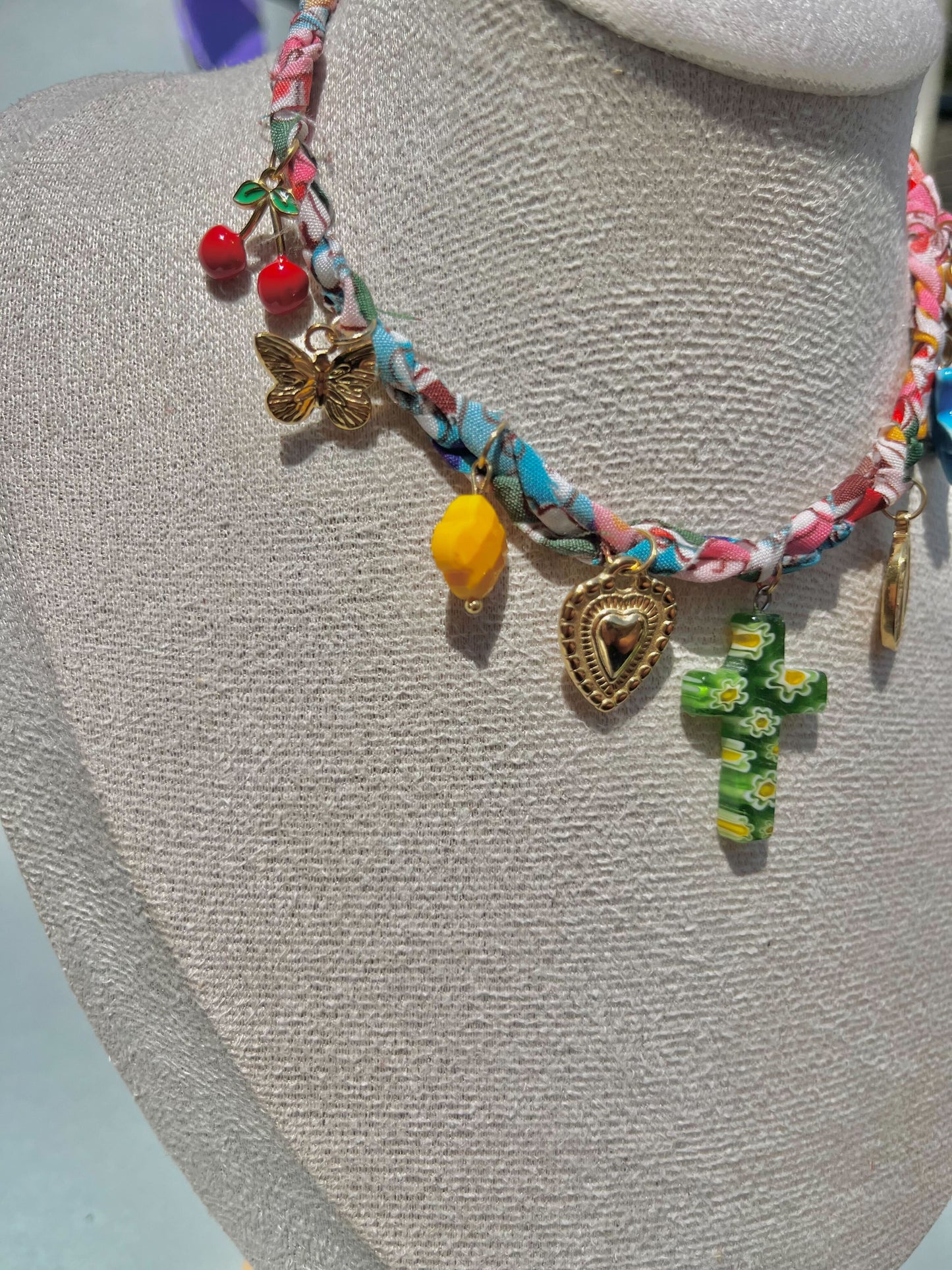 collier grigri hippie